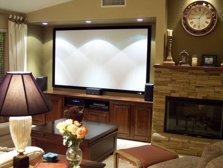 Рулонные стационарные экраны